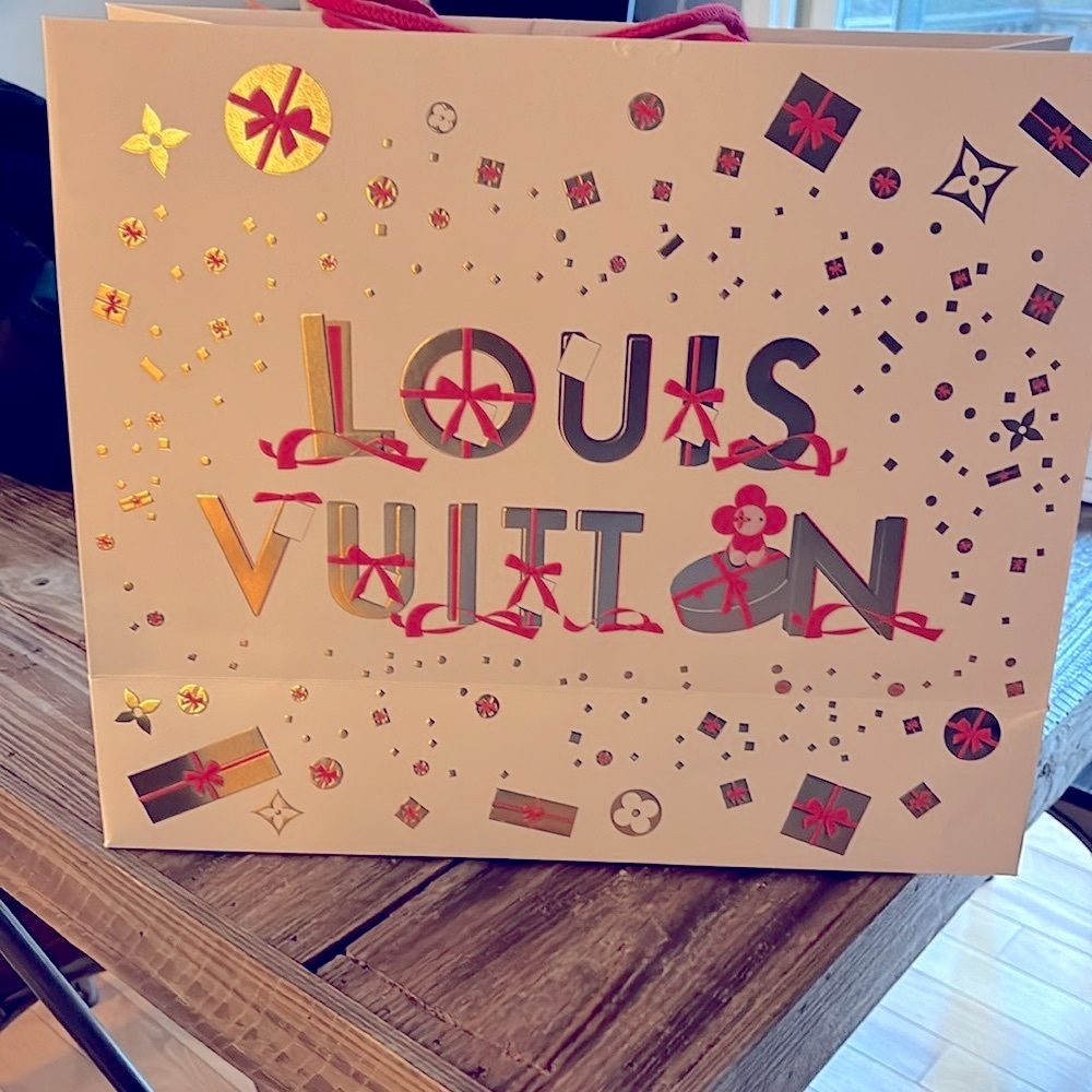 Louis Vuitton paper shopping bag